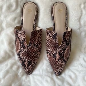 H&M Snakeskin-Patterned Pointed Mule Flats
